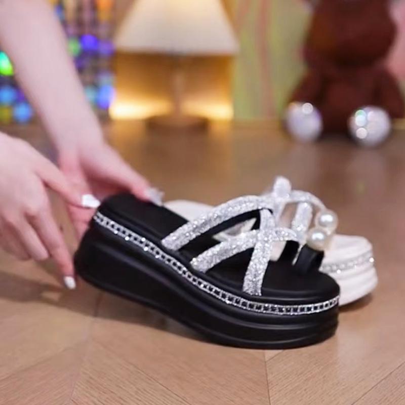Thick Bottom Slope Heel Wear Sandals Girl 2025 Summer New Rhinestone Sleeve Toe Fairy Wind Beach One-word Slippers