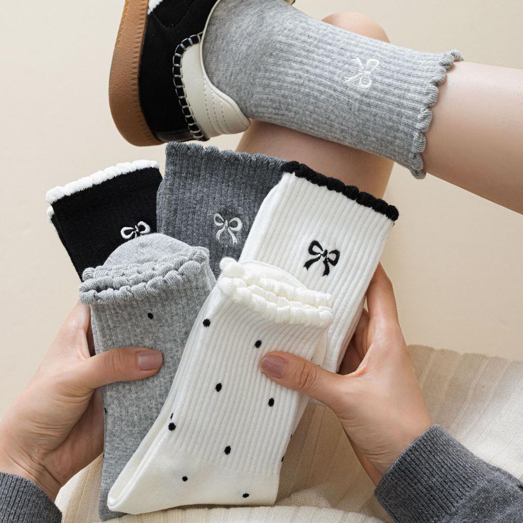 Female Autumn and Winter New Embroidery Bow Lace Polka Dot Wicking in The Tube Stack Socks