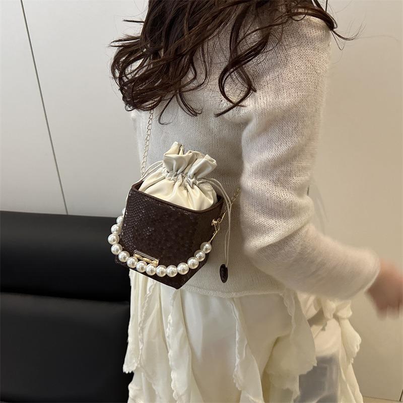 Trend Personality Fashion Popular Niche Spring Large Capacity New Portable Chain Crossbody Bucket Bag