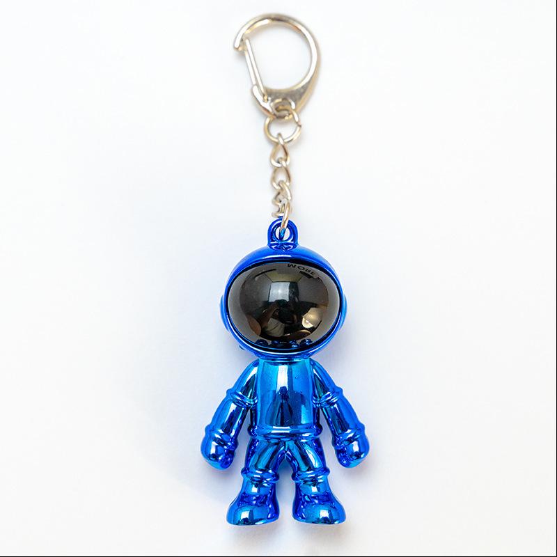 3D Astronaut Keychain: Trendy Car Pendant & Bag Accessory for Men and Women