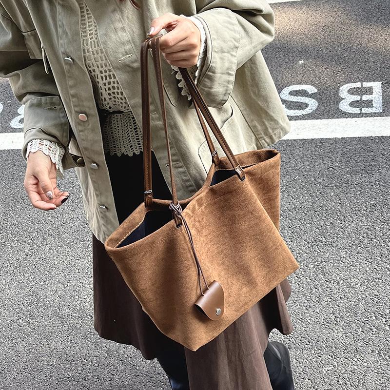 Tote Bag Winter New Suede Women's Bag Fashion Versatile Work Commuter Shoulder Bag Outdoor Leisure Armpit Bag