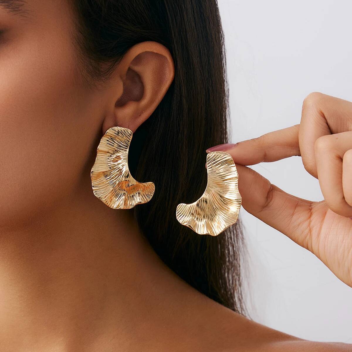 IngeSight.Z Fashion Exquisite Metal Irregular Wrinkle Stud Earrings Women Punk Geometric Gold Color Ear Jewelry Accessories Gift