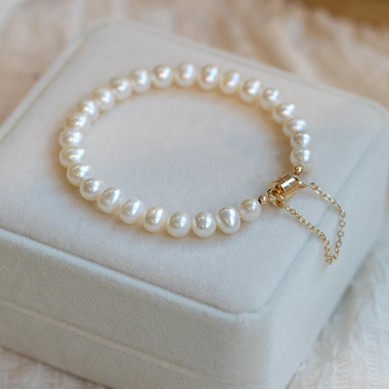 Freshwater Pearl Bracelet for Women Elegant Simple Hand Jewelry Unique Statement Gifts for Anniversary Wedding Party