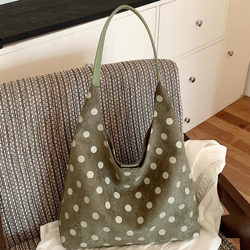 Girls' Style Casual Large Capacity Commuting Fashionable Crossbody Bag with Shoulder Strap