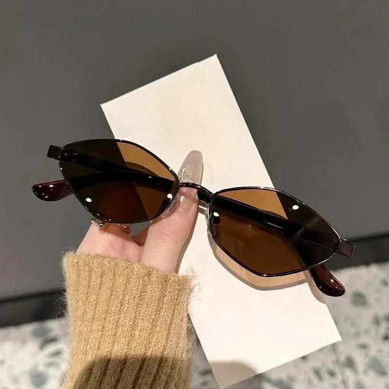 Neutral New Fashion Metal Frame Cat Eye Sunglasses Women Retro Luxury Polygonal Sunglasses Outdoor Driving Travel Sunglasses