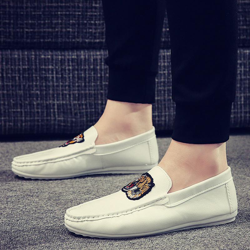 Doudou shoes men's fashion new summer Korean version low-top casual shoes versatile men's driving lazy shoes