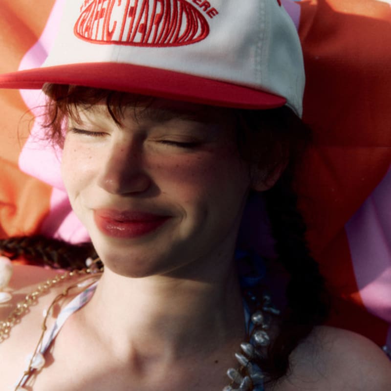 

TRAFFIC HARMONY ROUND LOGO TRUCKER HAT_RED Red