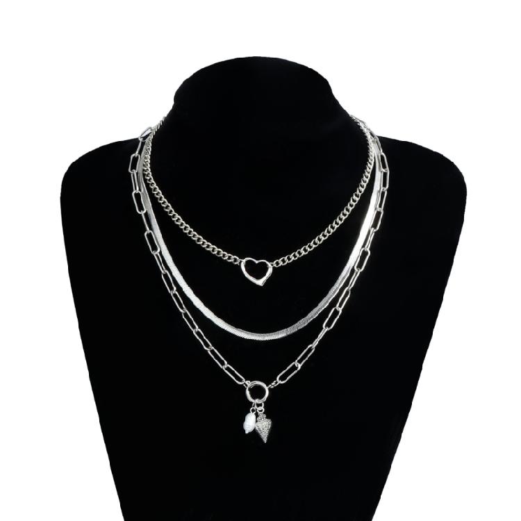 Exaggerated Heart Pendant Necklace Shell Heart Necklace Alloy Texture Fashionable and Trendy Jewelry Suitable for Women