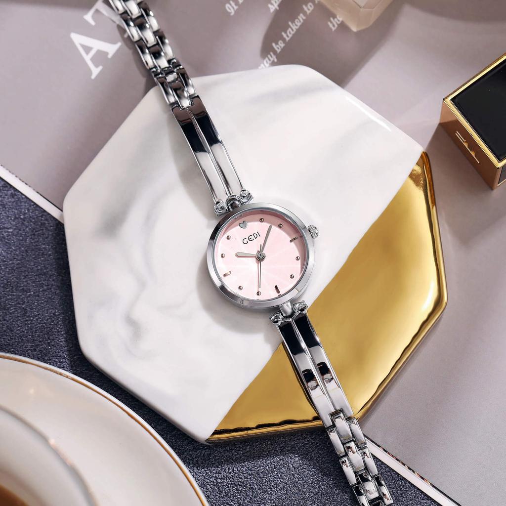 Niche High-End Alloy Watch Student Party Exquisite Medieval Quartz Watch Women'S Waterproof Bracelet Watch