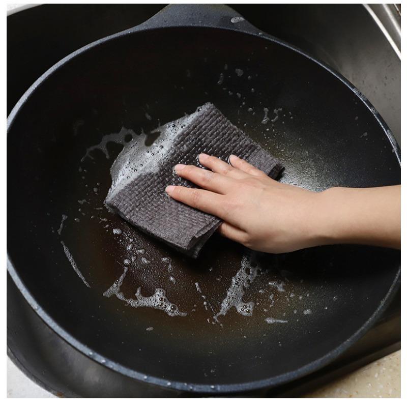 2 Rolls of Cloth Replacing Damage The Steel Wire Ball Cloth To Brush The Pot Dishwashing Cloth Absorbs Water and Convenient