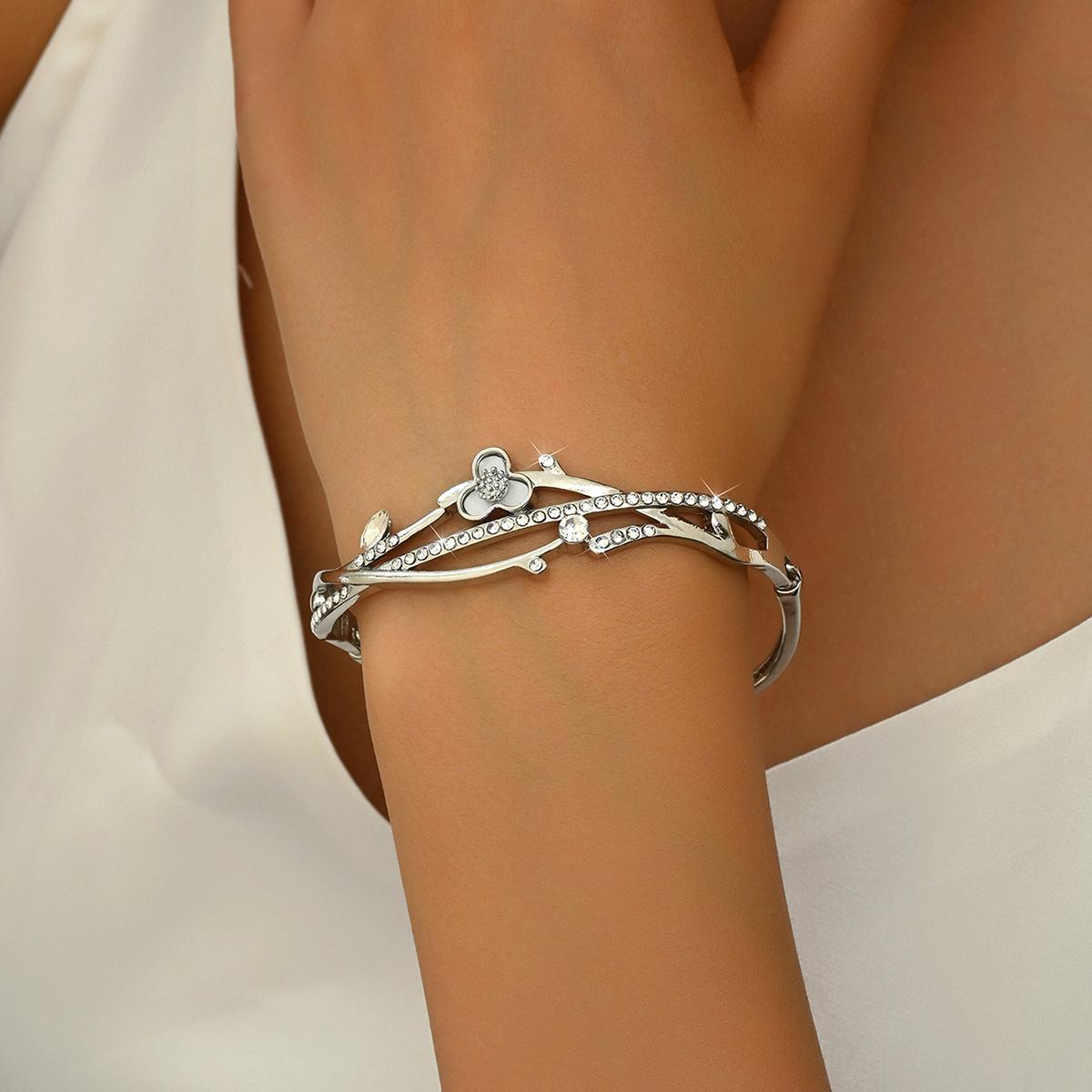 

1 шт. Женский модный трендовый простой браслет с маленьким цветком и цирконом, для путешествий, вечеринок, фестивалей, нарядный, подарок