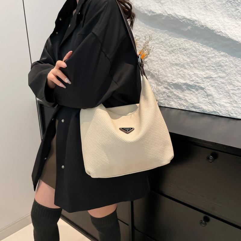 Large Capacity Simple and Fashionable Tote Bag Women's New Retro Versatile Shoulder Messenger Bag Commuter Bag
