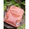 Štýlová malá hnedá kožená taška, vintage vyzerajúci kožený messenger, crossbody kabelka s rozmermi 7”x9”, kožená taška v núdzovom stave, Fairtrade taška