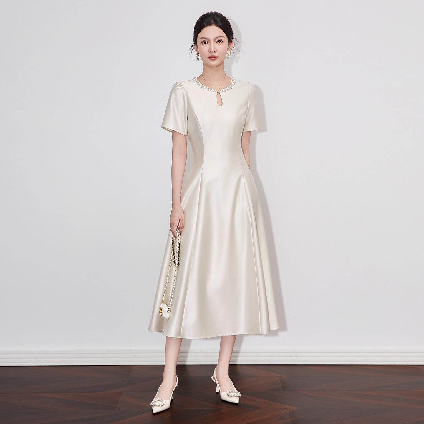 

Элегантное вечернее платье с бисером – Приталенный силуэт, Легкая роскошь, Длинное платье для светского раута M бежевый