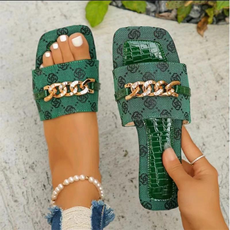 Fashion 2024 New Summer Women Flat Slippers Luxury Outdoor Beach Flat Sandals Trend Brand Designer Slippers Women Big Size Slides Women