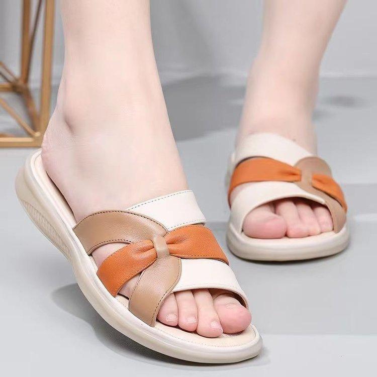 

Thick-soled slippers for women to wear in the summer of 2025, new fashion, foreign style, light and non-slip sandals, women s one-word slippers 40
