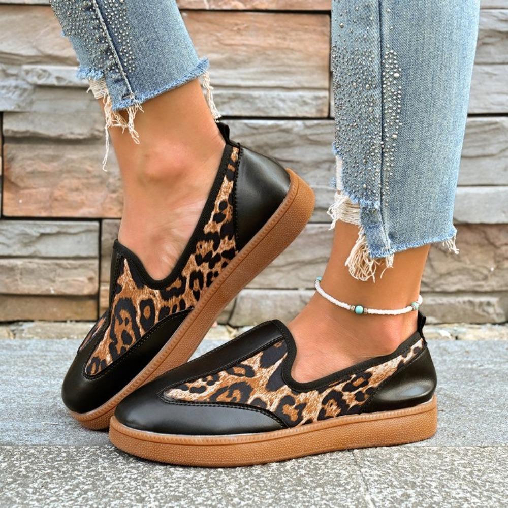 Fashion Women Flats Wedge Leather Fashion Comfortable Shoes Women Slip On Nurse Shoes Outdoor Plus Size 36-43