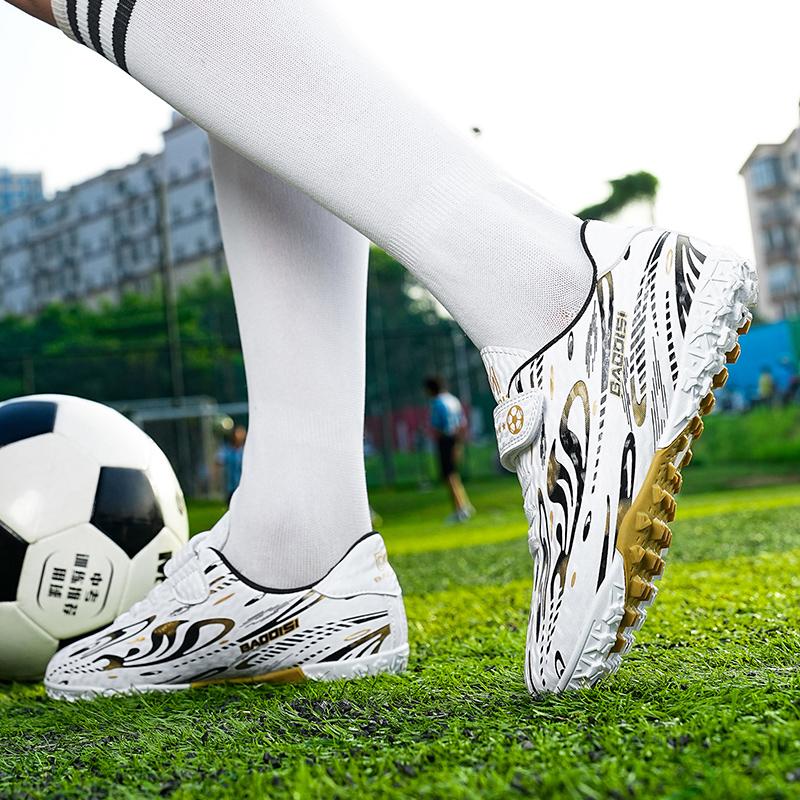 Kids Football Shoes Shock Absorption Anti-skid /Wear-resistant Long Spike Outdoor Sports Training Football Shoes for Boys