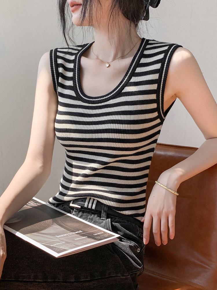 Korean Contrast Stripe U-Neck Knit Camisole Vest - Women's Spring 2026 Slim Fit Sleeveless Top