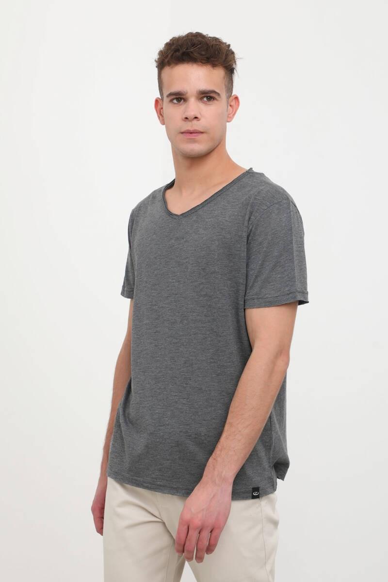 

Мужская футболка с v-образным вырезом антрацитового цвета S дым