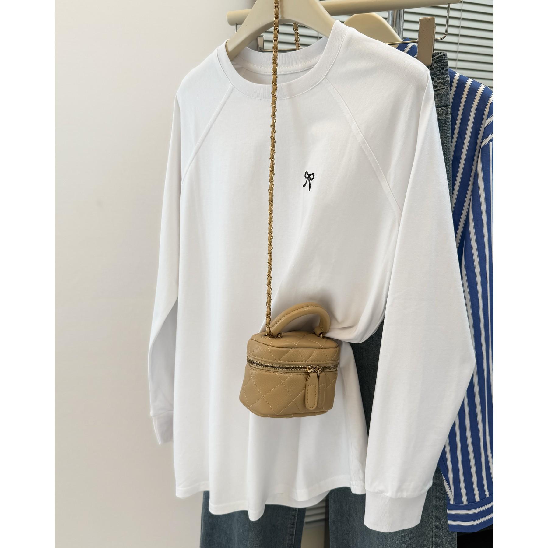 

Women s Loose Fit Pure Cotton White T-Shirt, Long Sleeve, Hip-Length, Perfect for Layering, Great for Spring and Autumn 2025 Medium