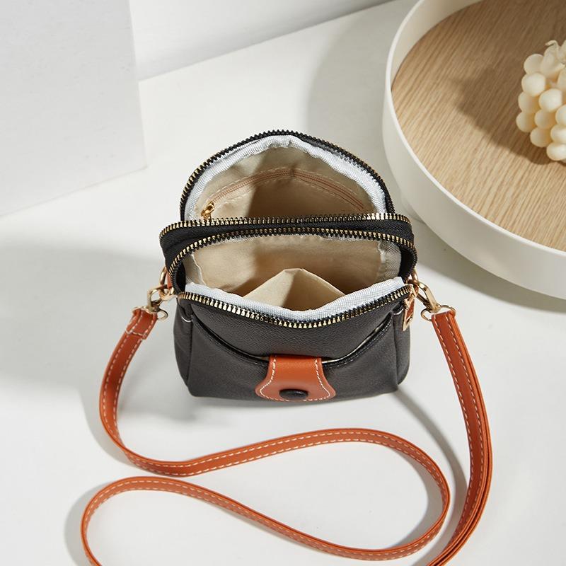 Retro New Women's Bag Versatile Contrasting Colors Vertical Small Square Bag Trendy Mobile Phone Underarm Bag Single Shoulder Messenger Bag