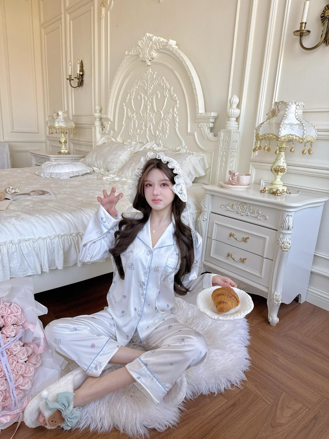 

Women s Ice Silk Pajamas - Long Sleeve, Cute Cartoon, Age-Reducing, Perfect for Home or Out, Early Spring Style XL