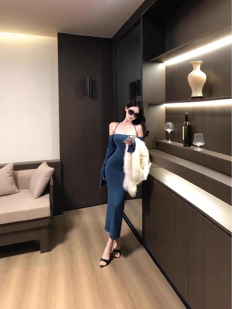 2025 Winter Off-Shoulder Two-Tone Dress: Slimming, Sexy, Elegant & Backless with Inner Camisole for Women