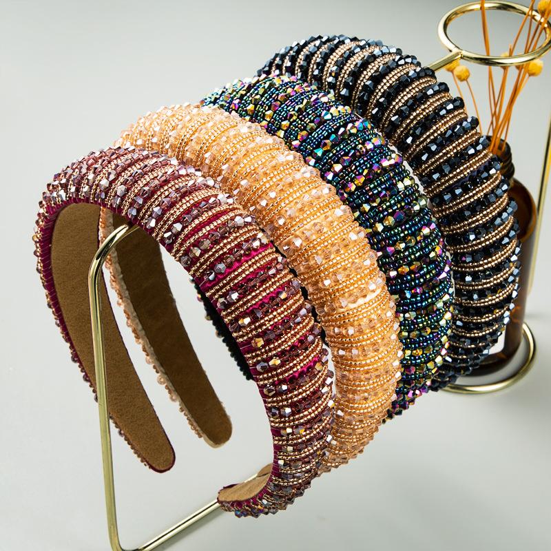 Hairband Handmade Braided Beaded Headband for Women, Made of Sponge Material, Simple and Elegant Face Mask Accessory for Hair.