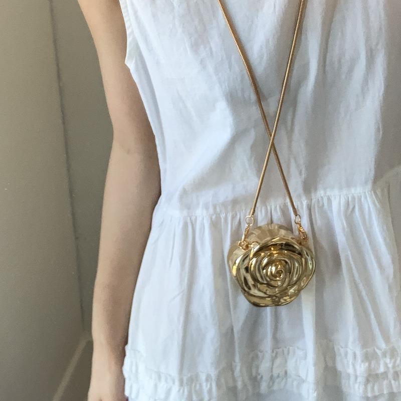 Trendy flower shape niche design aesthetic temperament high-end texture mini exquisite messenger bag women