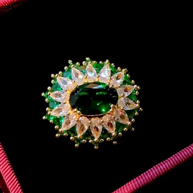 Fashion Small Flower Brooches Pins Luxury Micro-zircon Personality Snowflake Corsage Emerald Geometry Badge Female Accessories