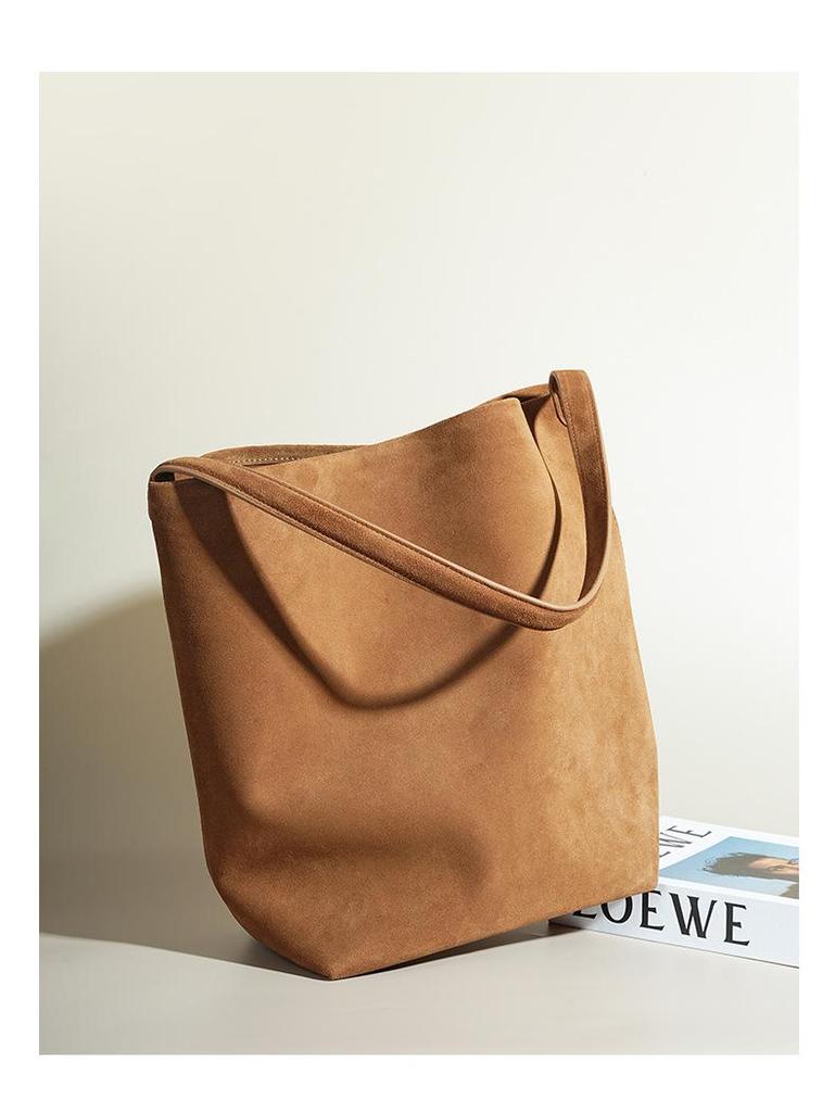 Guangzhou Women's High-End Frosted Leather Bucket Bag - Versatile, Solid Color, Large Capacity Handbag for Commutes
