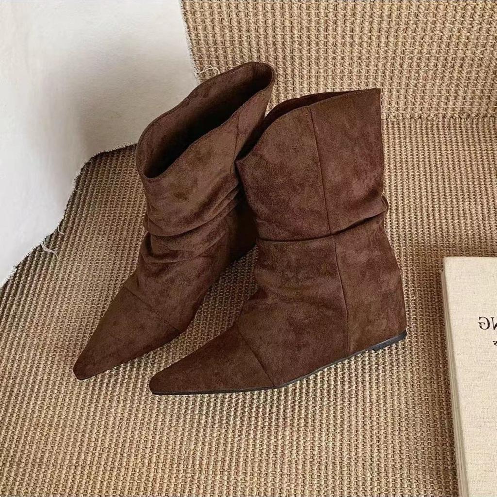 Autumn and winter new small temperament pleated short tube thin boots women's versatile pointed soft leather inner height-increasing short boots