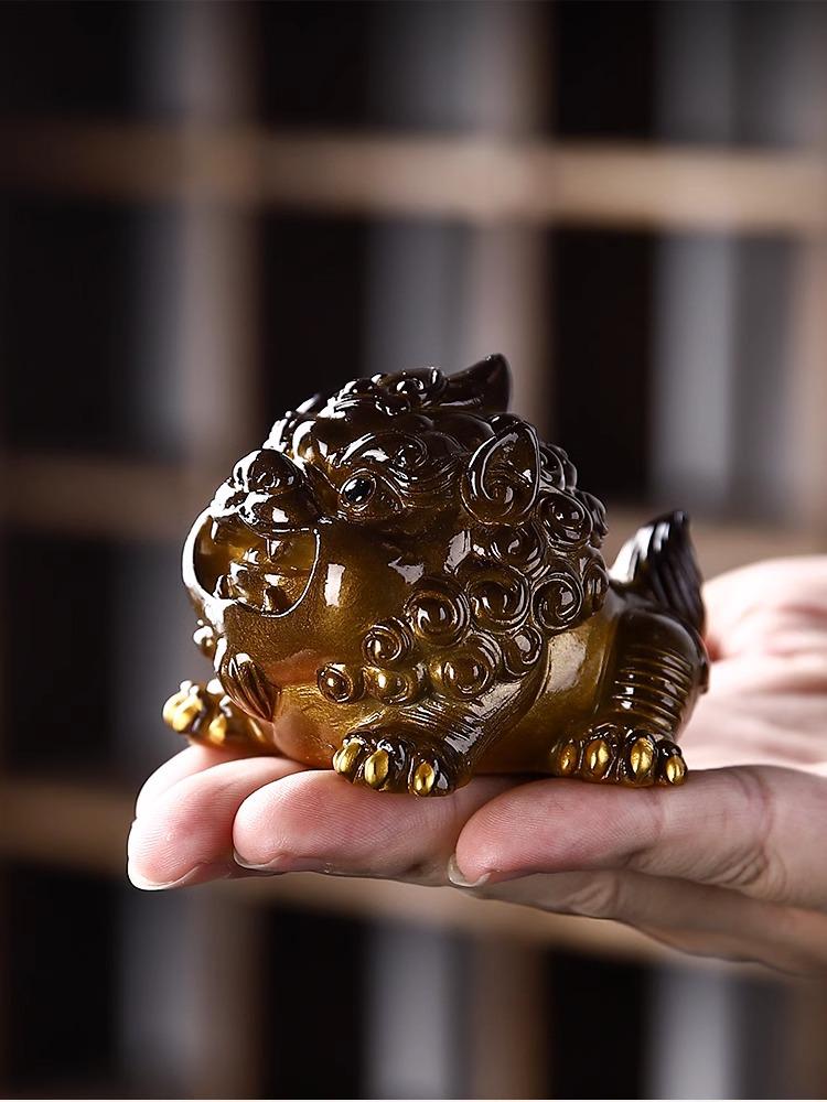 Auspicious Pixiu Color-Changing Tea Pet Ornament for Wealth, Kung Fu Tea Set Accessory, Tea Tray/Table Decoration, Nourishable with Water.