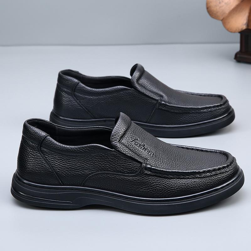 Solid Color Fashion Casual Shoes for Men 2026 New Designer Big Size Loafers Male Breathable Soft Sole Genuine Leather Shoes Man