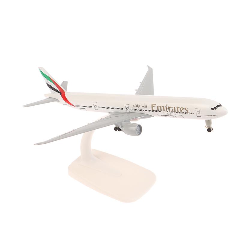 

20Cm B777 Uae Airline Boeing 777 Aircraft Model Die-Casting Alloy Metal Airplane With Landing Gear Model Toys Ornament