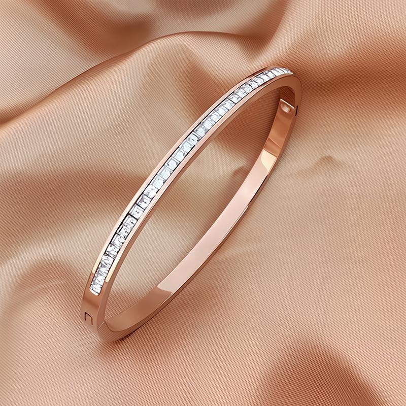 Starry Sky Silver Titanium Steel Bracelet for Women - High-End, Versatile, Full Diamond, Non-Fading Fashion Accessory