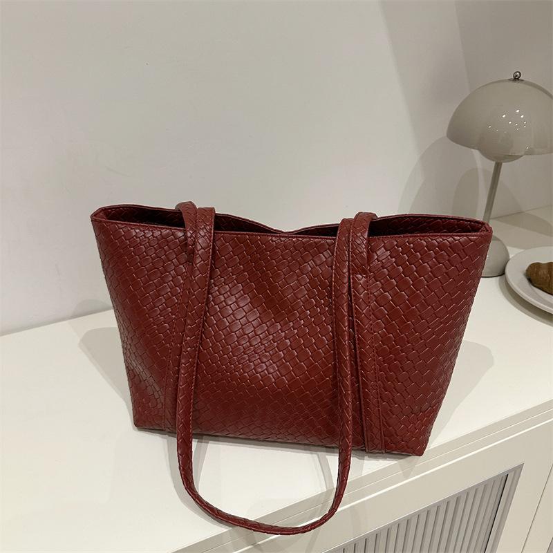 Large Capacity Woven Bag Women's 2025 New Early Autumn Retro Versatile Shoulder Underarm Bag Korean Version Portable Tote Bag