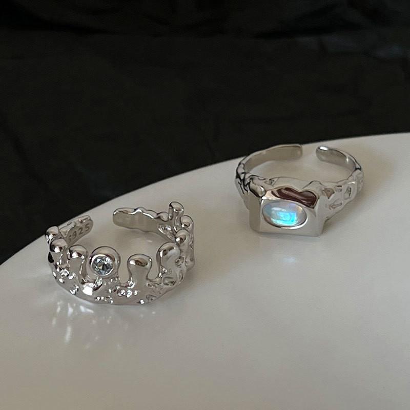 S925 Unique Silver Adjustable Ring For Women Highlighting Mesmerizing Moonstone Blue And