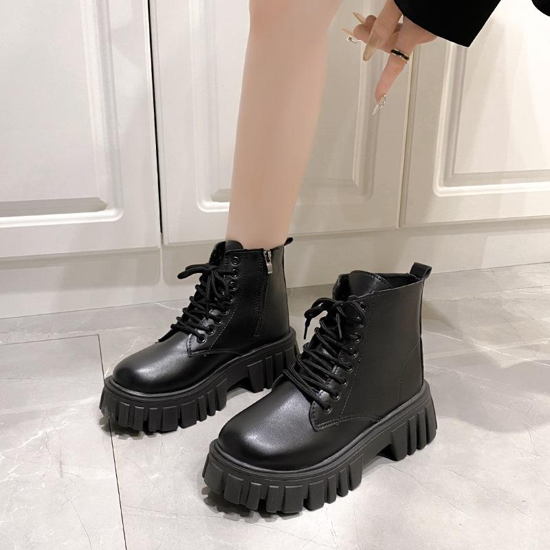 Large Size Martin Boots Women's Autumn and Winter 2023 New Korean Version Comfortable Medium Tube Women's Shoes Platform Sole