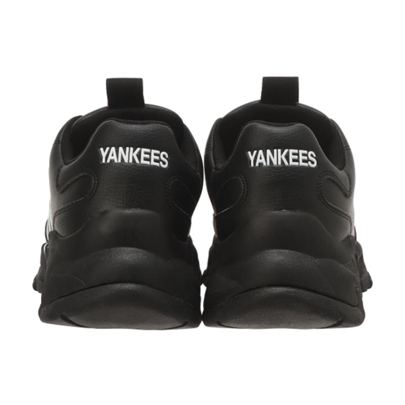 Disney X MLB Big Ball Chunky Cushioning, Slip Resistant, Lightweight Low Top Chunky Sneakers Unisex Black Sneakers 32SHCK011-50L