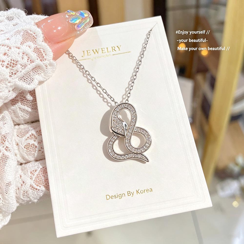 European & American Full Diamond Snake Necklace: Trendy Summer Clavicle Chain for Women