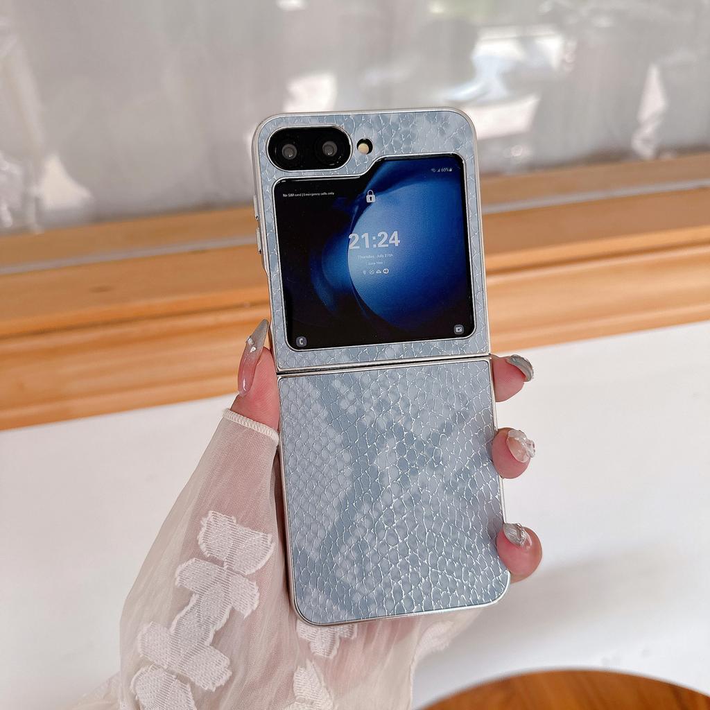 Suitable for Samsung Z Flip7 Electroplated Snake Skin Pattern Mobile Phone Case Z Flip3 4 5 Folding Simple Protective Case