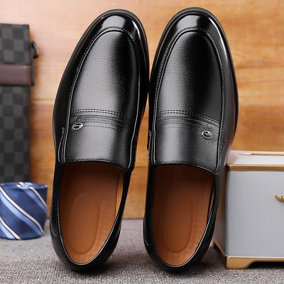 Sapatos de Couro para Vestir de Negócios Masculinos Novos para Primavera e Outono Sandálias de Couro Respiráveis Vazadas de Verão para Homens Sapatos Individuais para Pai 1720