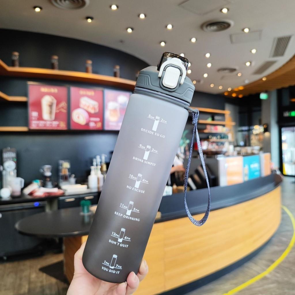 Leak-proof Round Shape Pc Material Straw Cup For Adults 1000ml Capacity