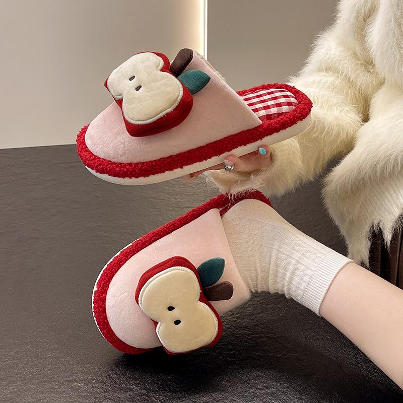 Pantoufles en coton pomme pour femmes automne et hiver nouvelles couples maison peluche chaude antidérapantes dessin animé moelleuses pantoufles de sol hommes