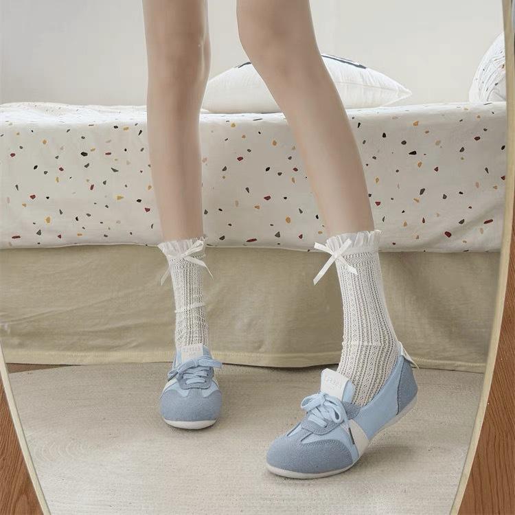 Französische Ballettschuhe Damen flach 2025 Herbst neu Schnürschuhe atmungsaktiv Ein-Pedal weiße Schuhe Mode Einzelschuhe