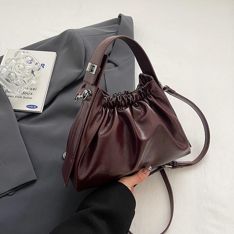 IELGY Hand-Carry Fashionable Pleated Bucket Bag Simple Casual Shoulder Bag