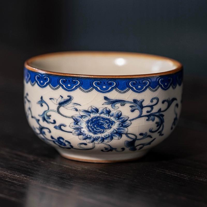 

Blue and White Ru Kiln Tea Cup Home Ceramic Master Cup Full Flower Enamel Zen Meditation Cups Tea Tasting Cup Kung Fu Tea Set 6x6x3.5cm 50ml