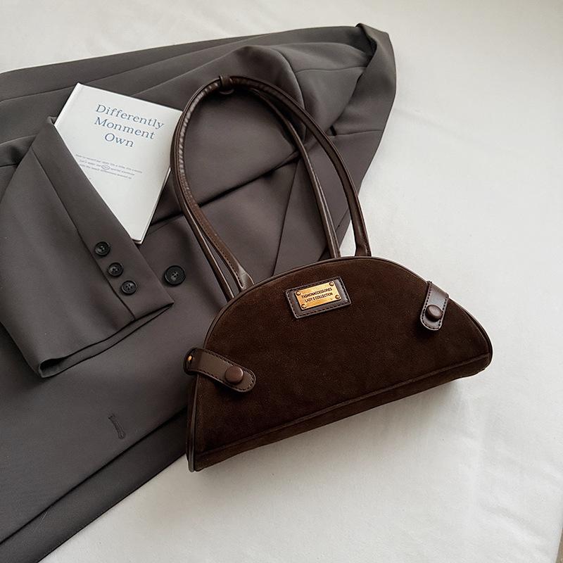 This year's popular Boston bag women's large-capacity 2025 new autumn and winter retro shoulder underarm commuter pillow bag